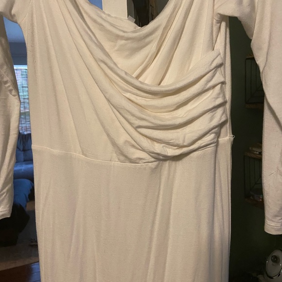 Long white maternity dress 🤍 - Picture 5 of 6